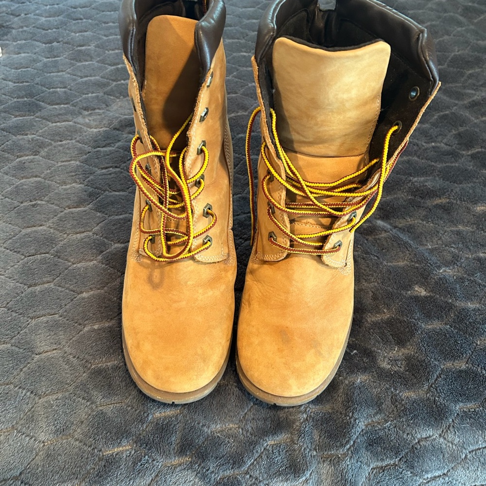 Timberland Orange Suede Lace-Up Heeled Ankle Boots with Brown Collar - Picture 4 of 4